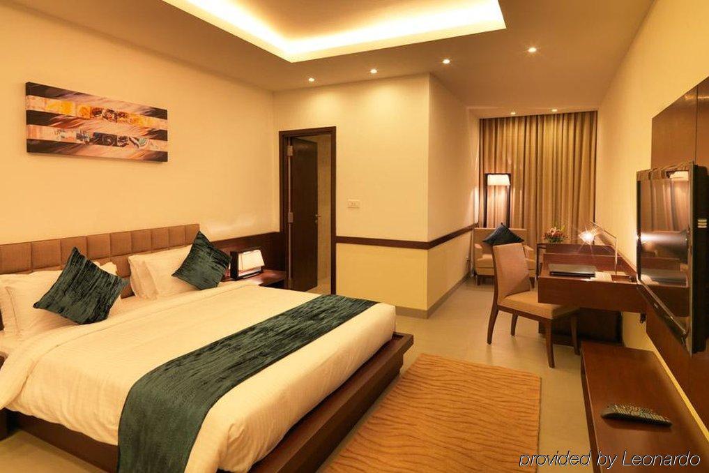 24 Tech Hotel Μπανγκαλόρ Εξωτερικό φωτογραφία
