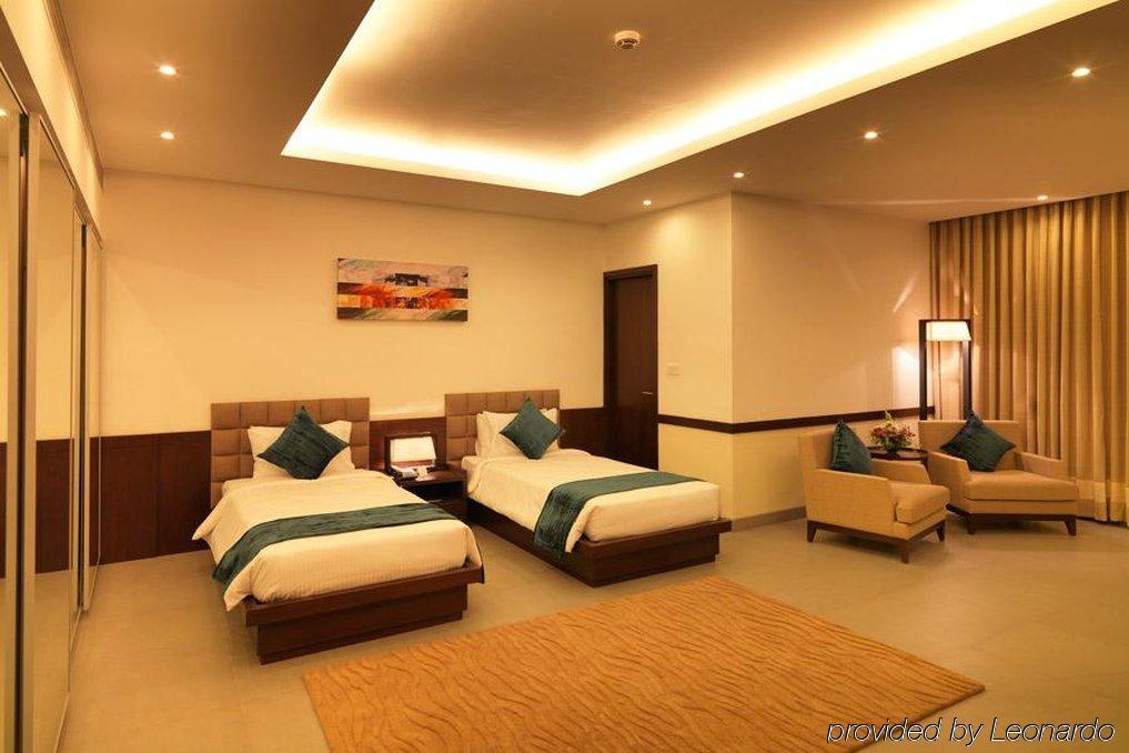 24 Tech Hotel Μπανγκαλόρ Εξωτερικό φωτογραφία